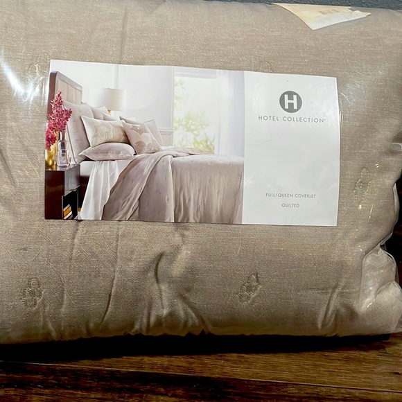 Hotel Collection - Picture 1 of 1